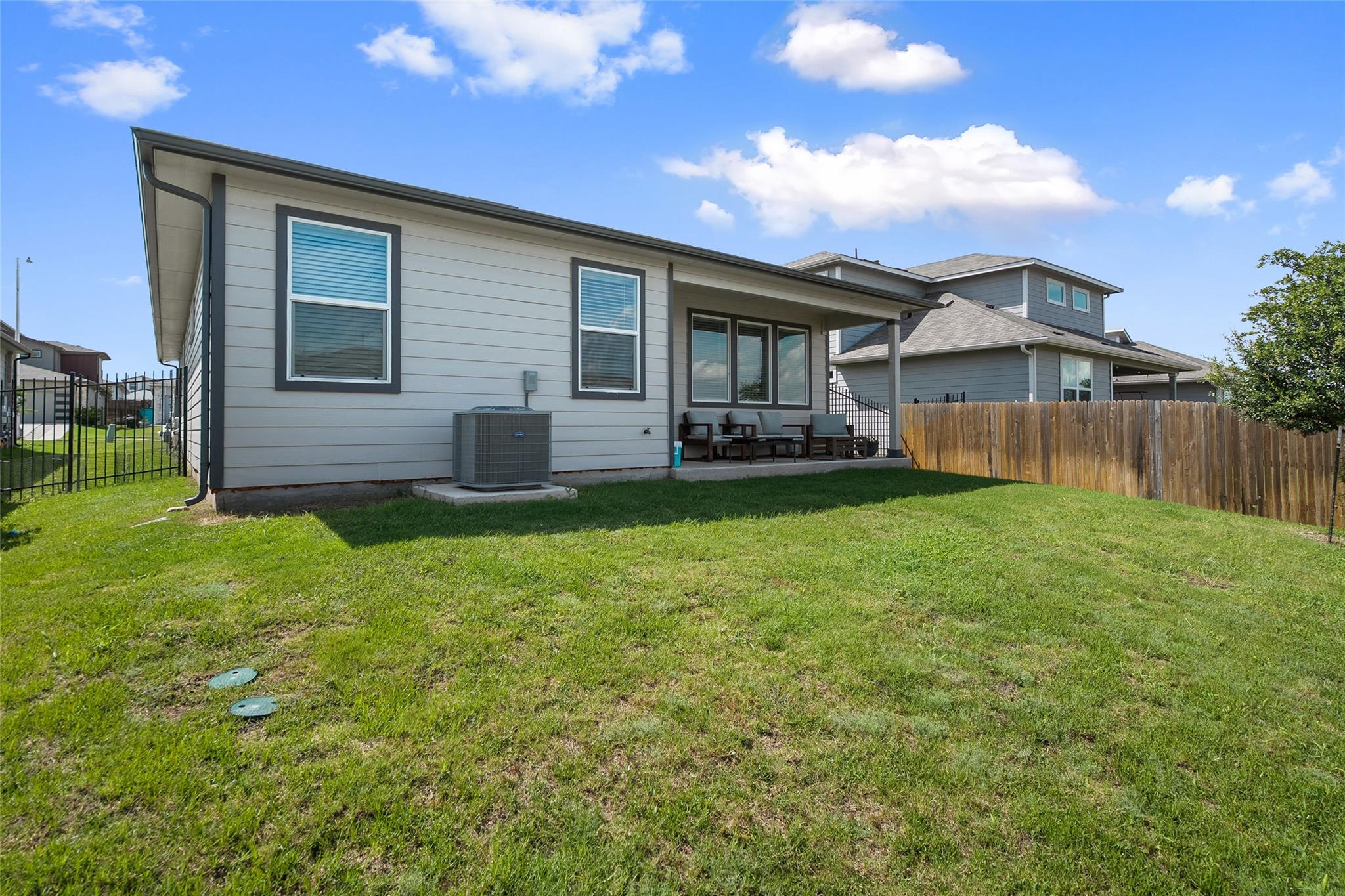 13821 Zuhause Dr, Pflugerville, TX 78660