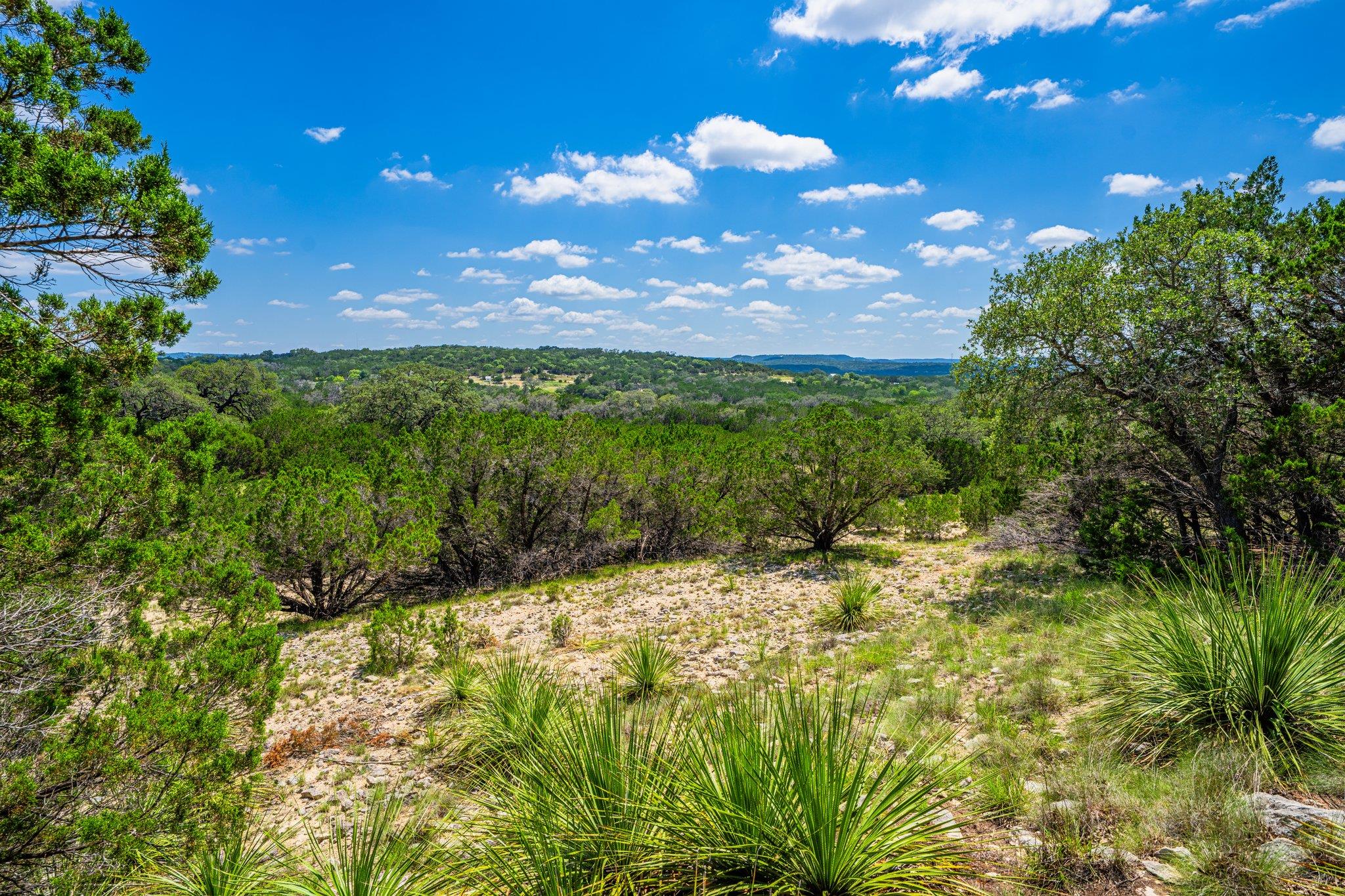 106 Mesquite Trl, Boerne, TX 78006