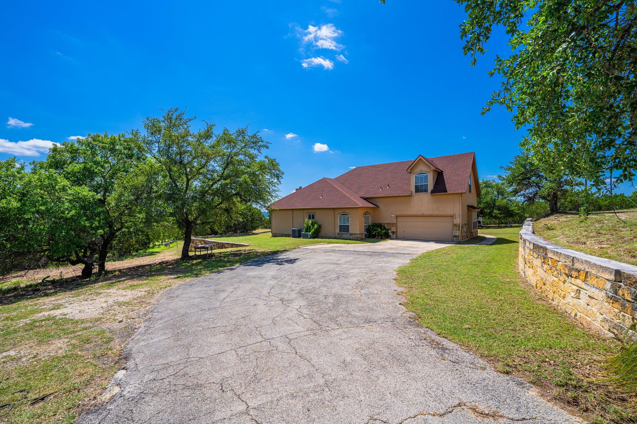 106 Mesquite Trl, Boerne, TX 78006