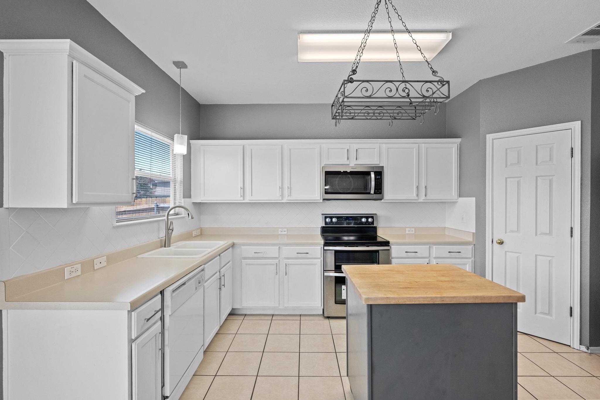 9401 Brandts Wood St, Austin, TX 78744