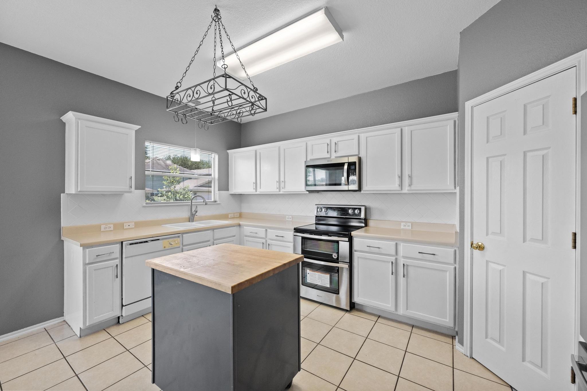 9401 Brandts Wood St, Austin, TX 78744