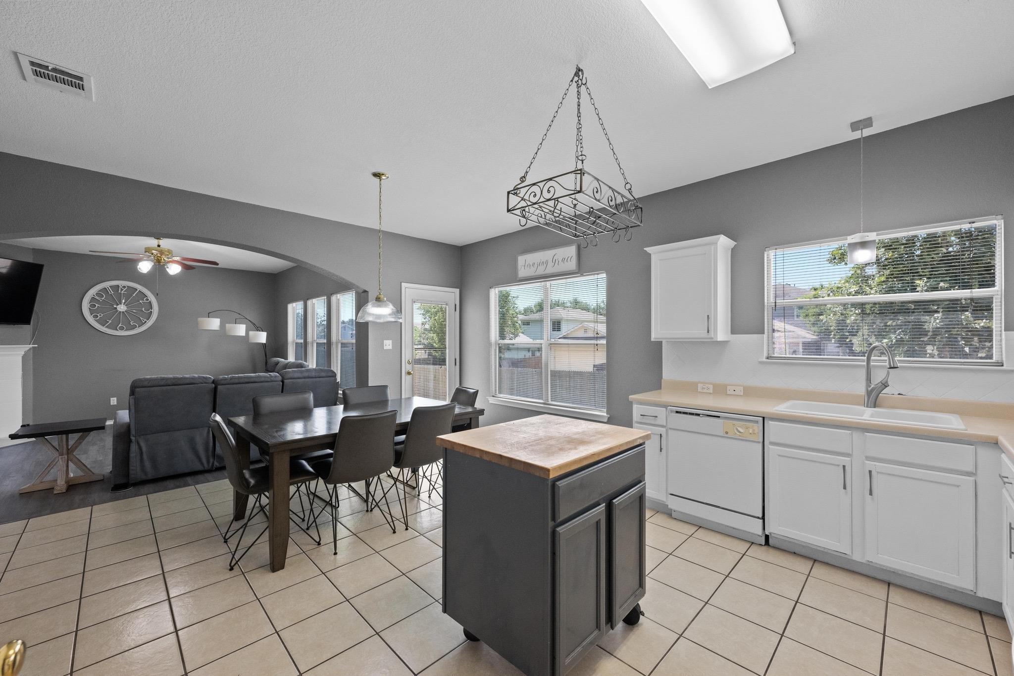 9401 Brandts Wood St, Austin, TX 78744