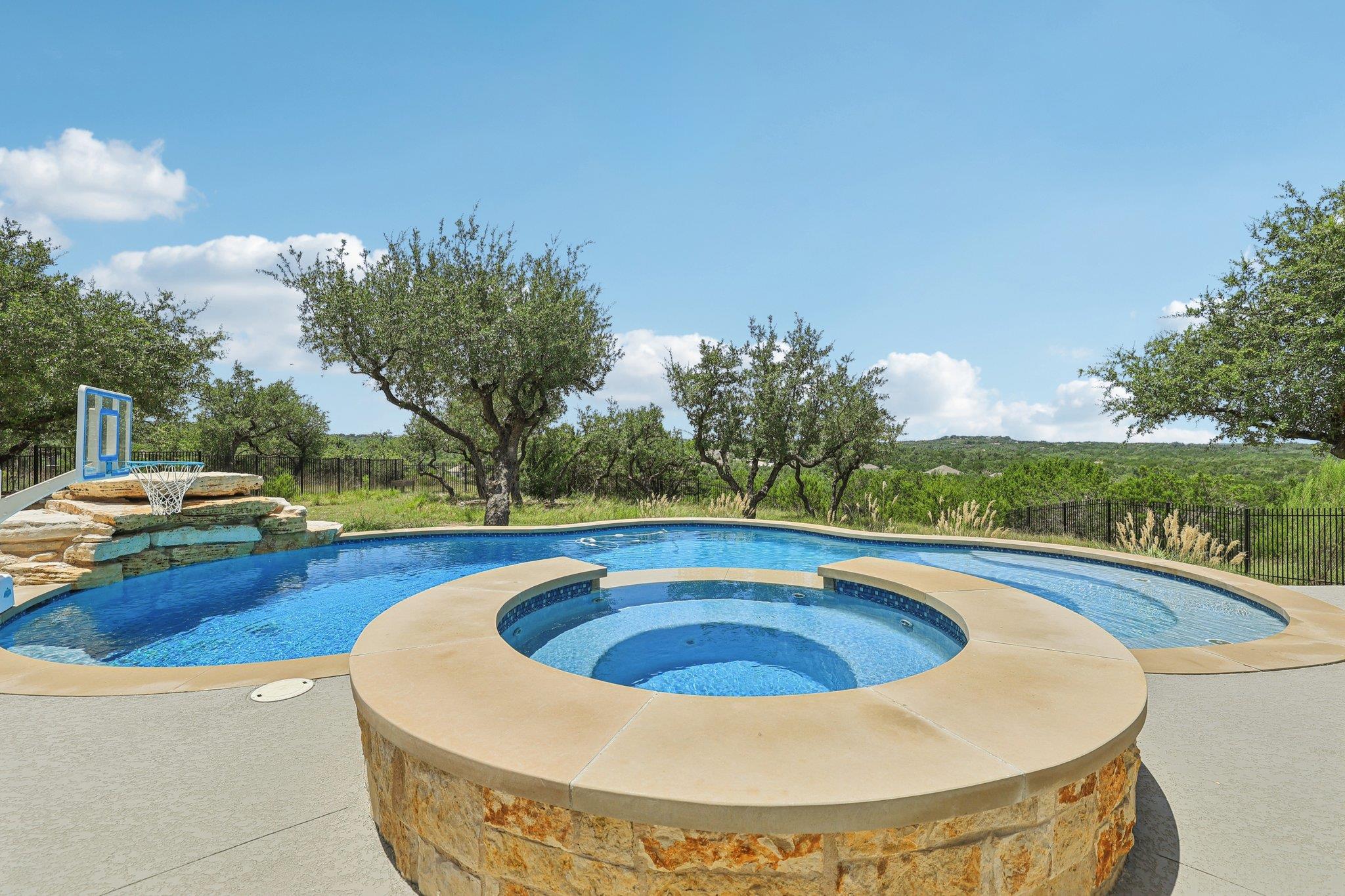 236 Ranch Ridge Dr, Dripping Springs, TX 78620