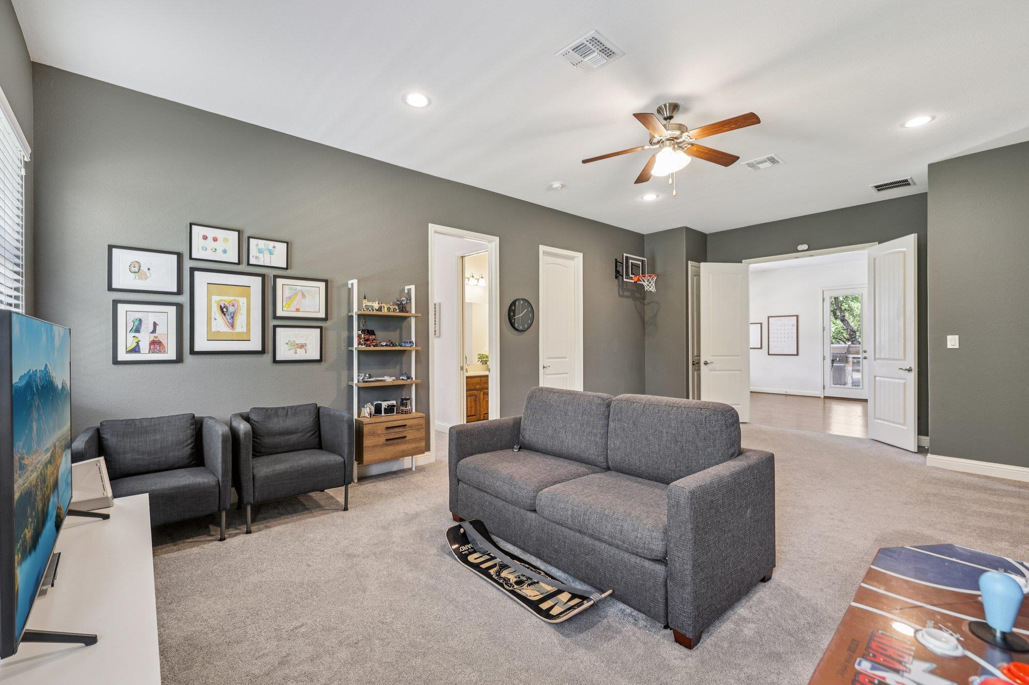236 Ranch Ridge Dr, Dripping Springs, TX 78620