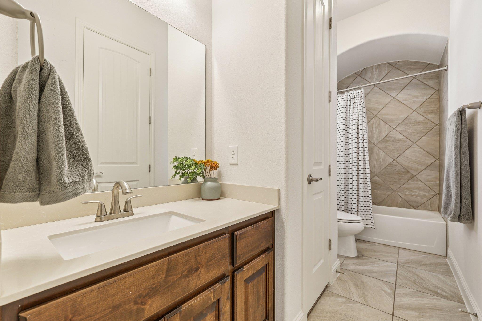 236 Ranch Ridge Dr, Dripping Springs, TX 78620