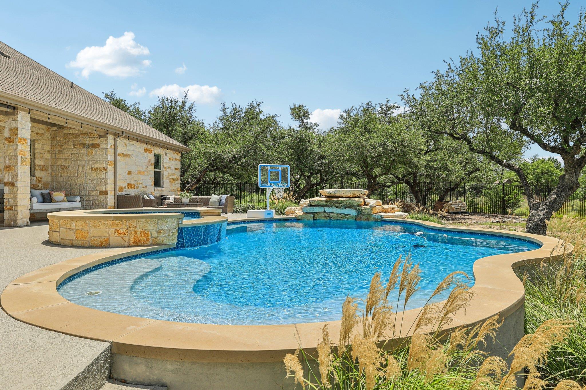 236 Ranch Ridge Dr, Dripping Springs, TX 78620