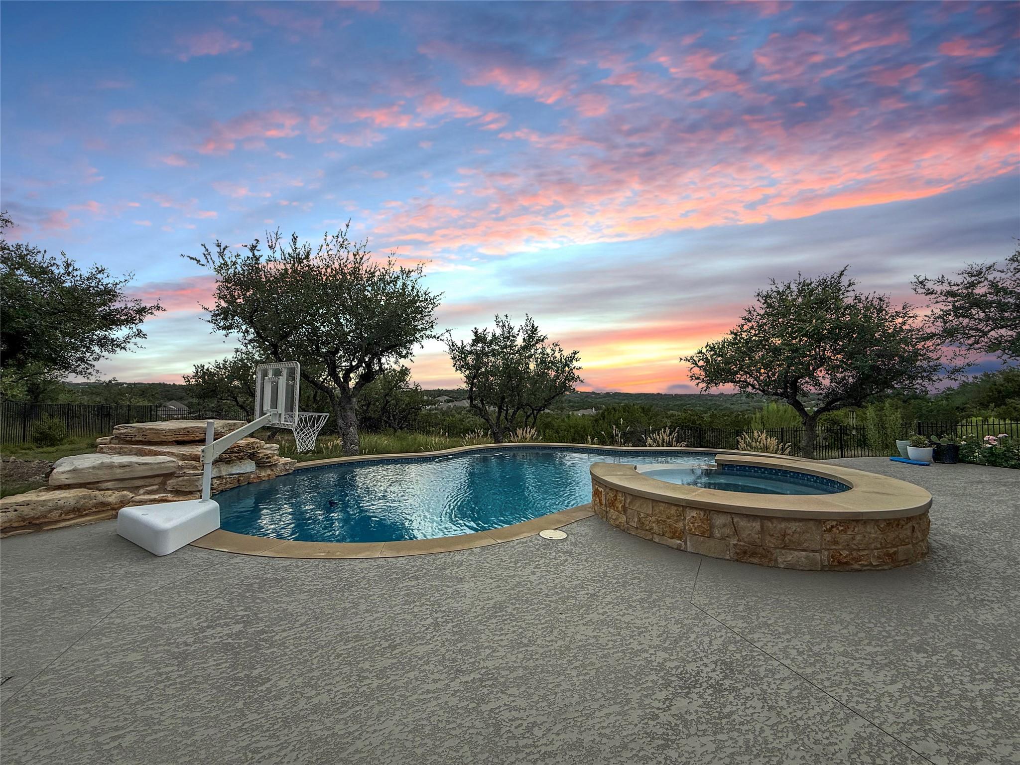 236 Ranch Ridge Dr, Dripping Springs, TX 78620