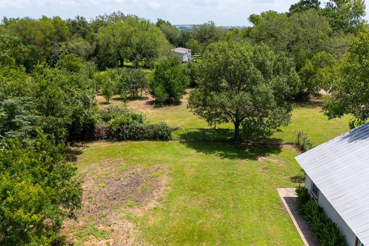 186 El Paso St, McDade, TX 78650