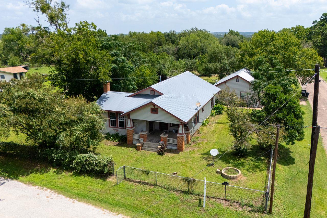186 El Paso St, McDade, TX 78650
