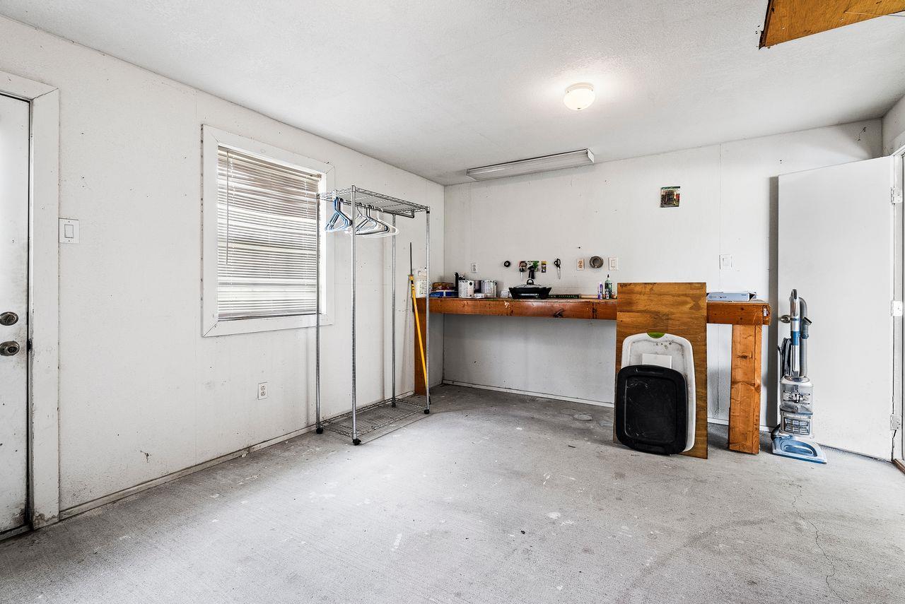 186 El Paso St, McDade, TX 78650