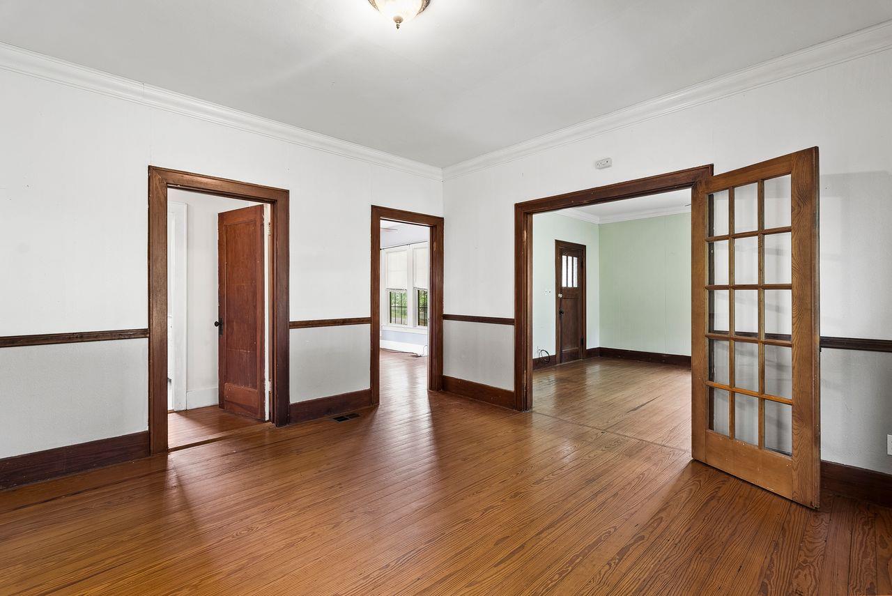 186 El Paso St, McDade, TX 78650
