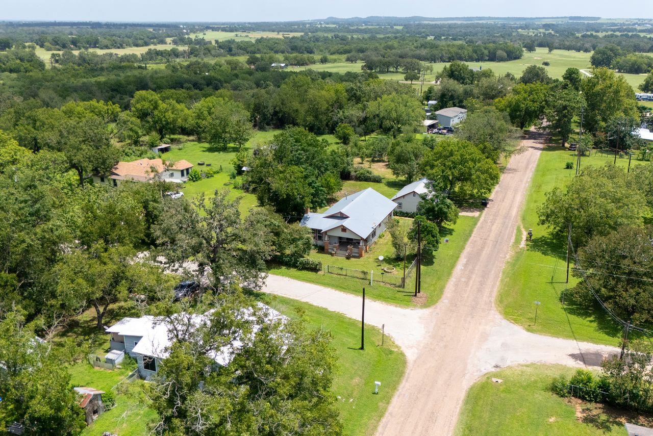 186 El Paso St, McDade, TX 78650