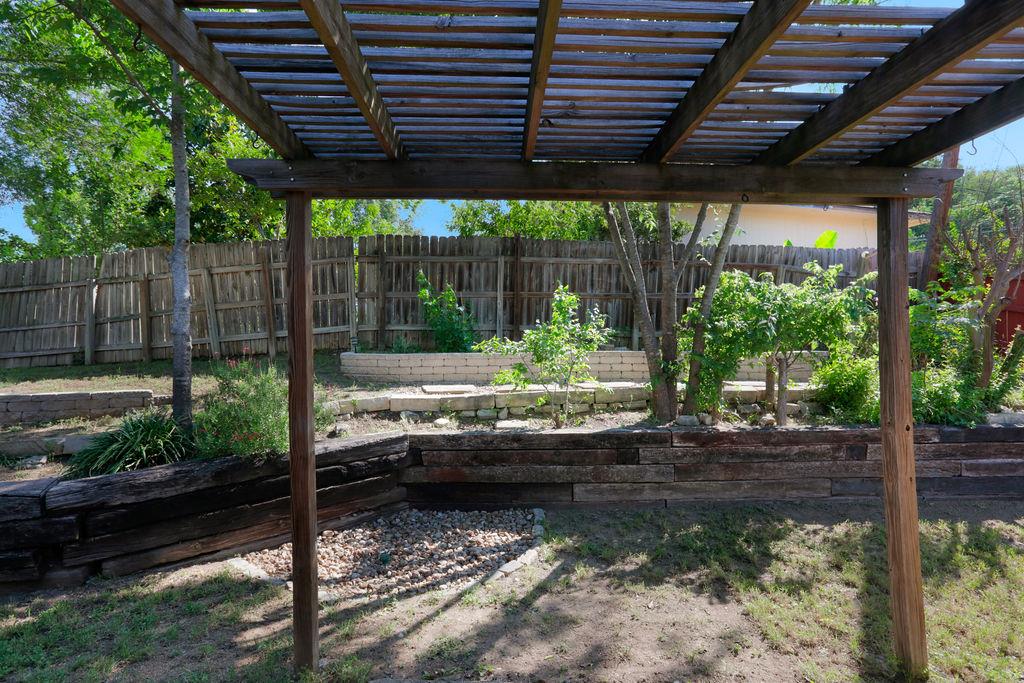 5808 Spring Meadow Rd, Austin, TX 78744