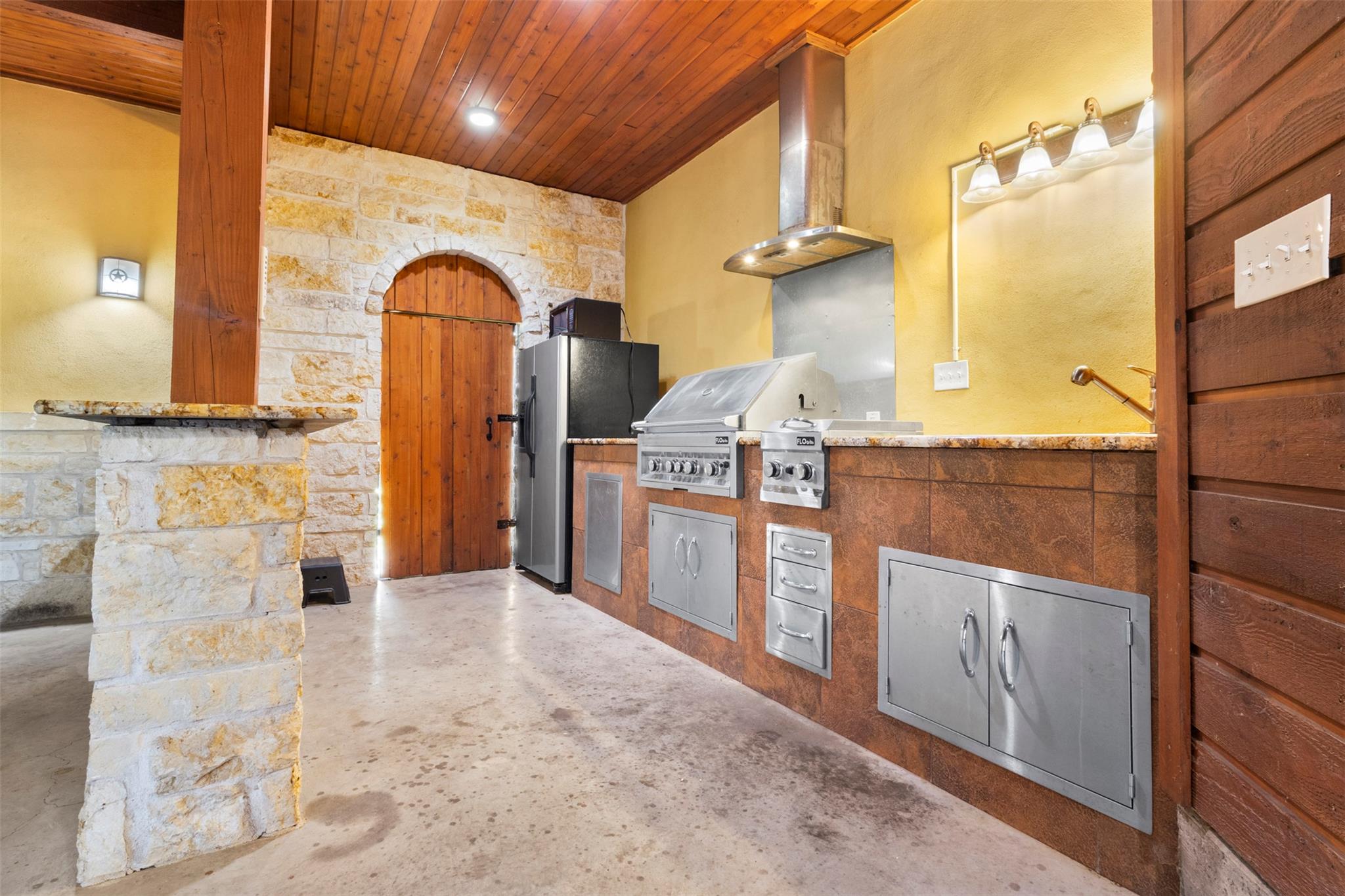216 N Mount Rushmore Dr, Cedar Park, TX 78613