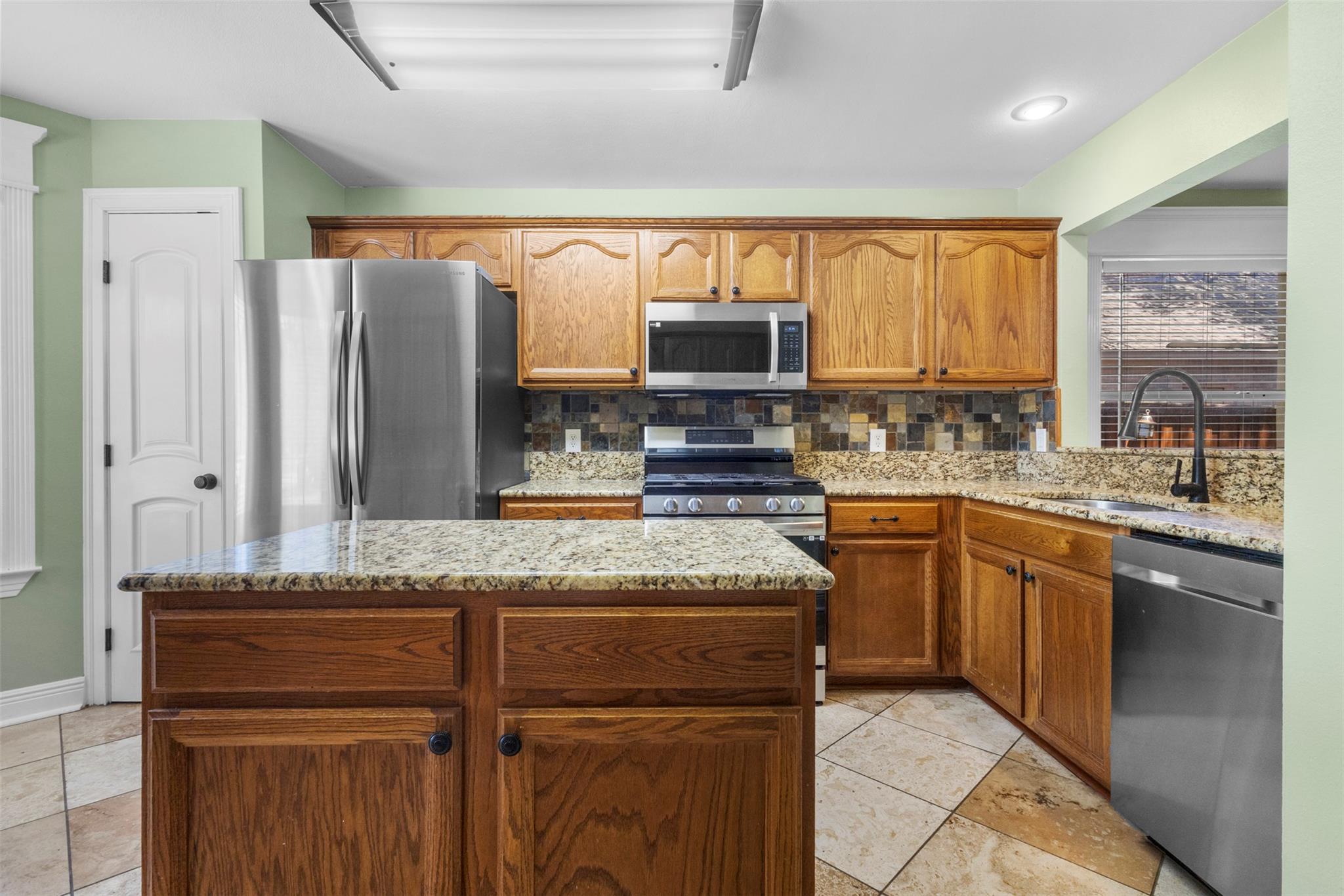 216 N Mount Rushmore Dr, Cedar Park, TX 78613