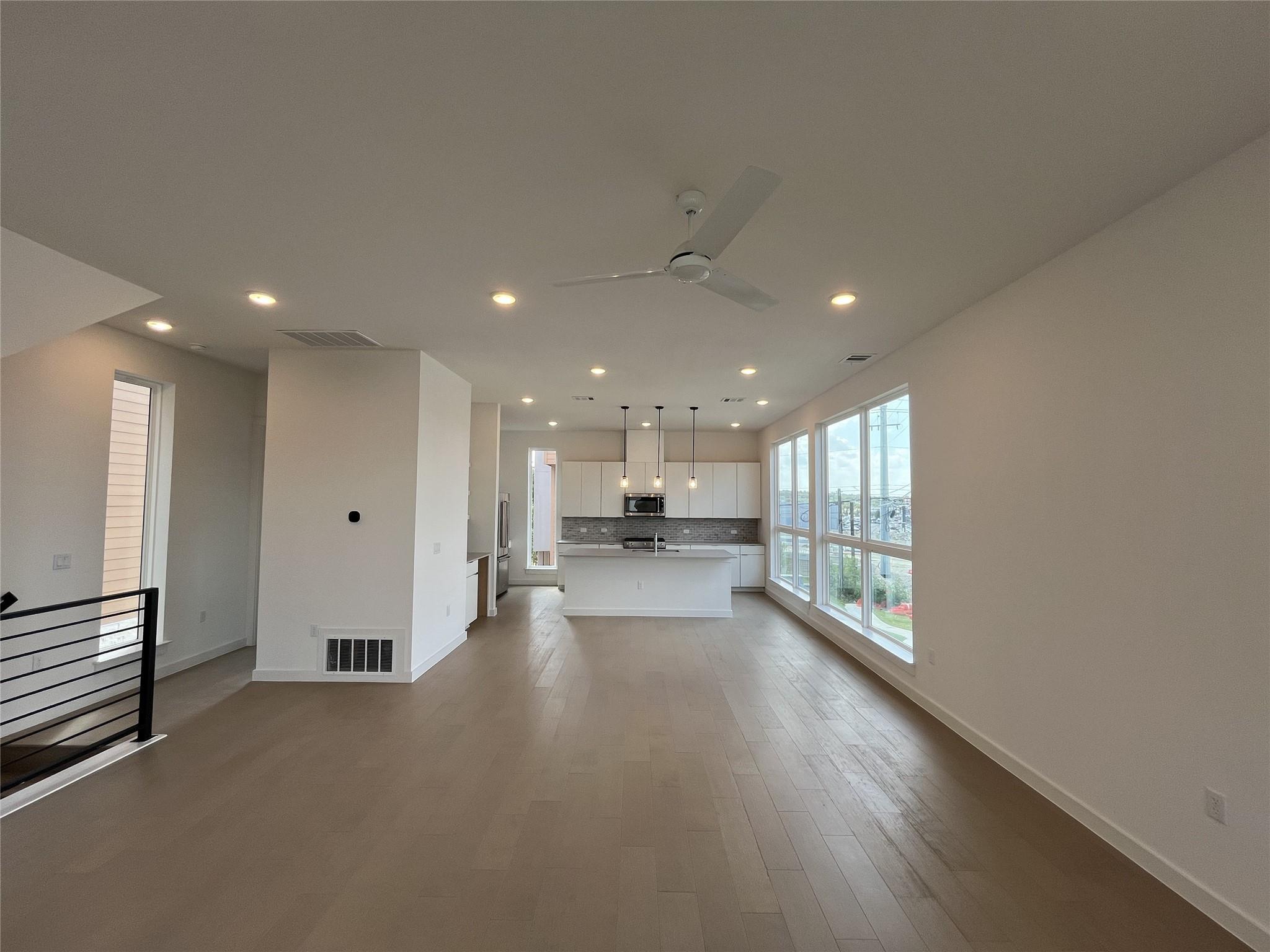 6819 Wolfcreek Pass # 19, Austin, TX 78749