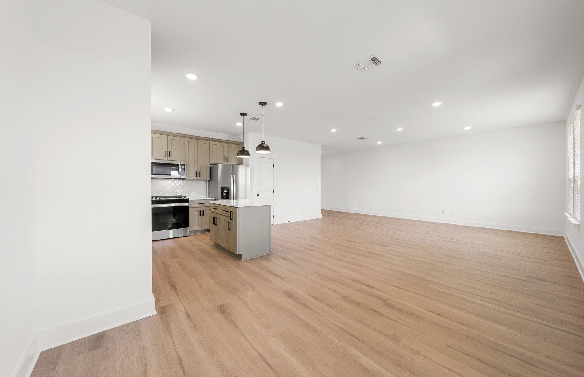 560 Tailwind Dr, Kyle, TX 78640