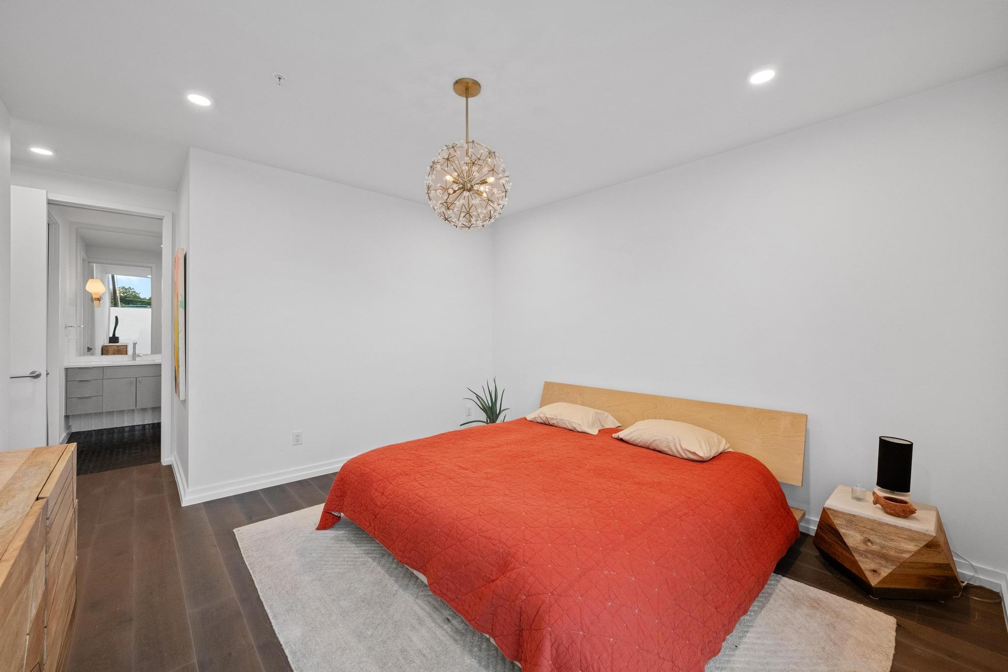 1010 W 10th St # 102, Austin, TX 78703