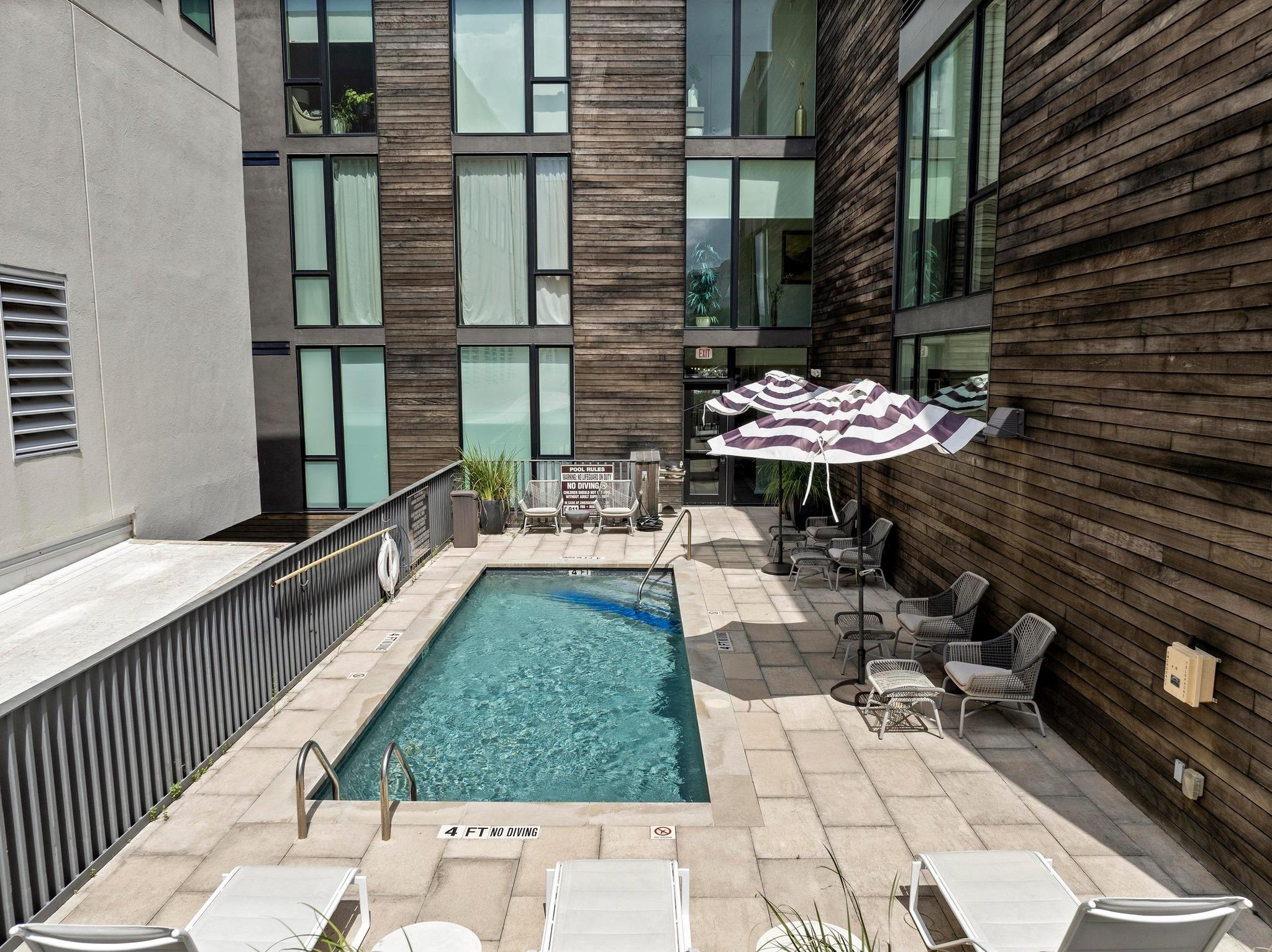 1010 W 10th St # 102, Austin, TX 78703