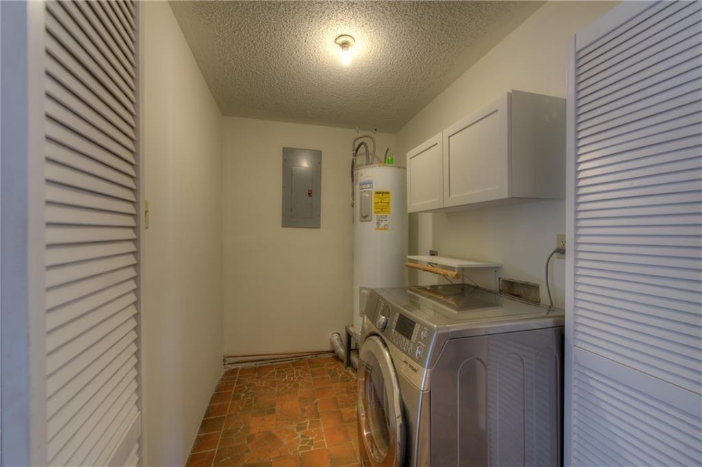 1811 Lone Oak Dr, Leander, TX 78641