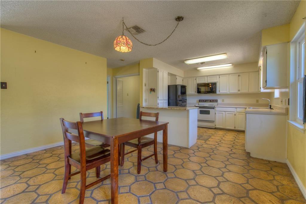 1811 Lone Oak Dr, Leander, TX 78641