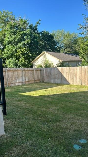 45 Trinity Cir, Lockhart, TX 78644