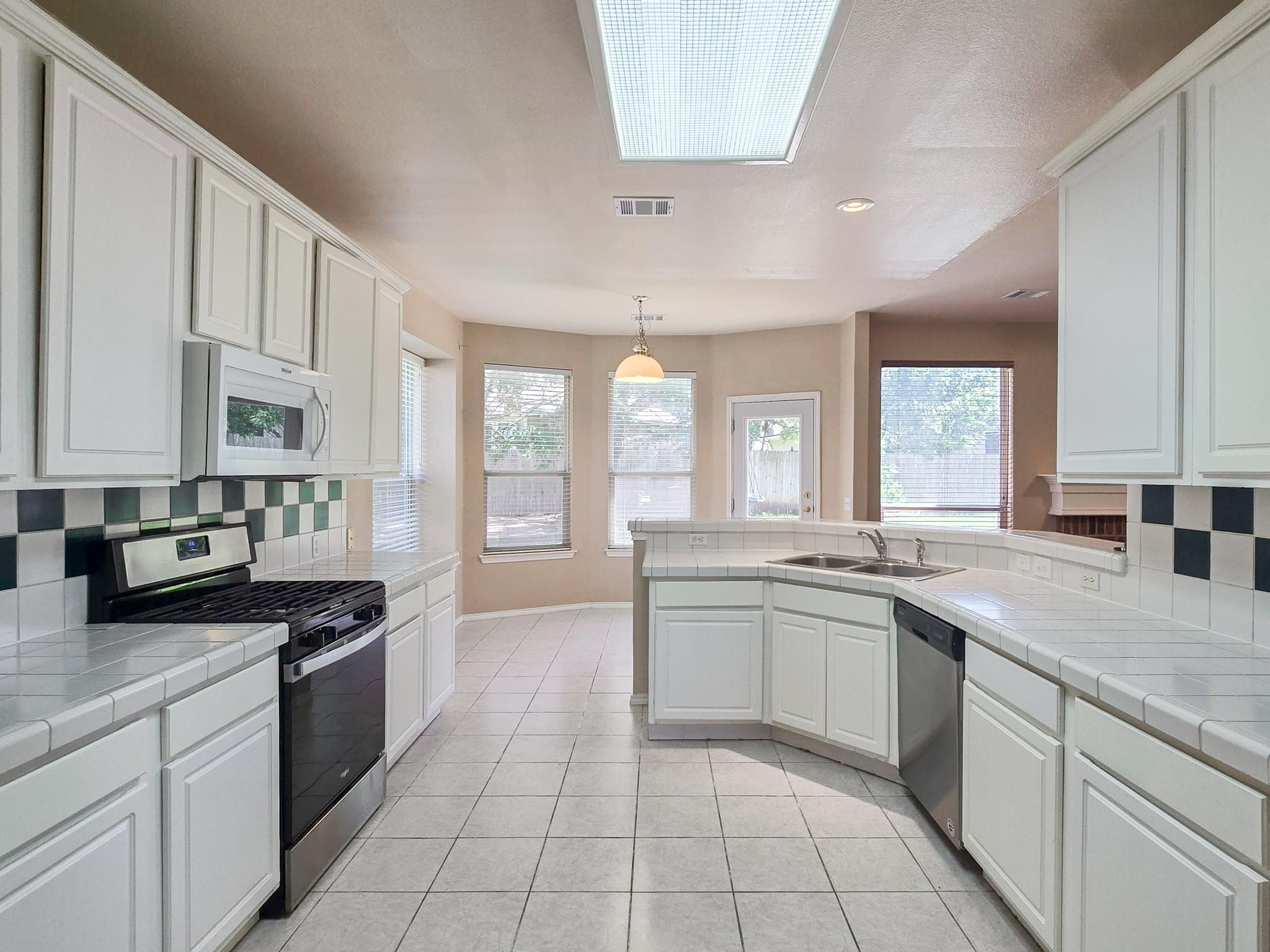 17692 Box Canyon Ter, Round Rock, TX 78681