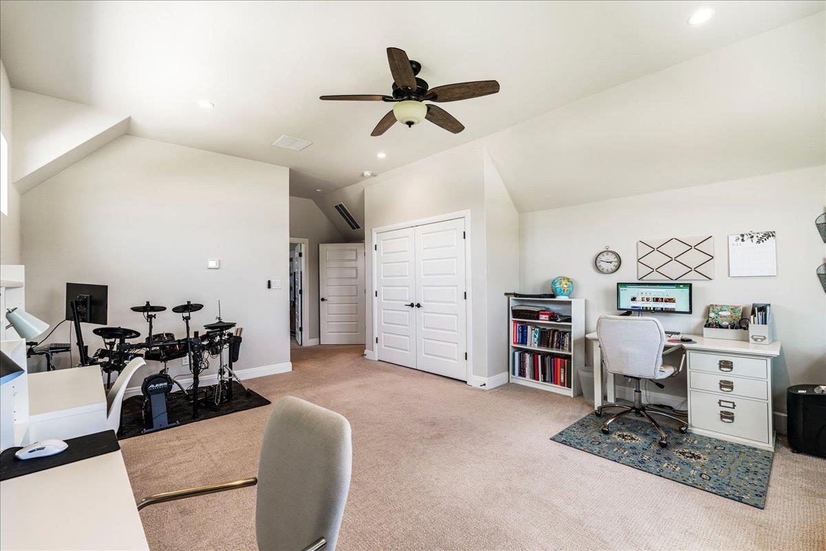 141 Tambra Lea Ln, Liberty Hill, TX 78642