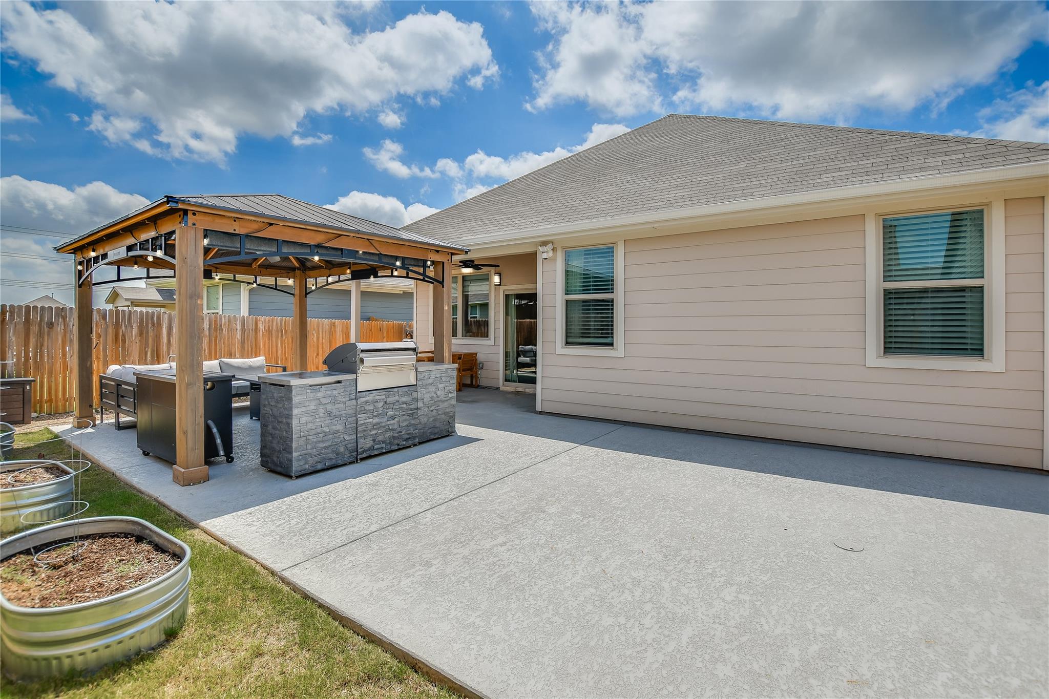 113 Lyrebird Ln, Hutto, TX 78634