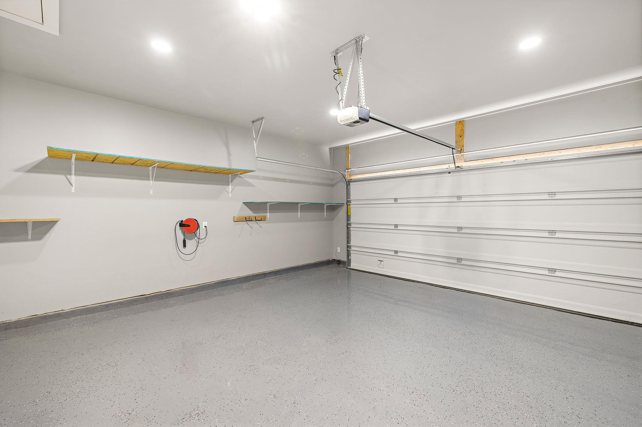 113 Lyrebird Ln, Hutto, TX 78634