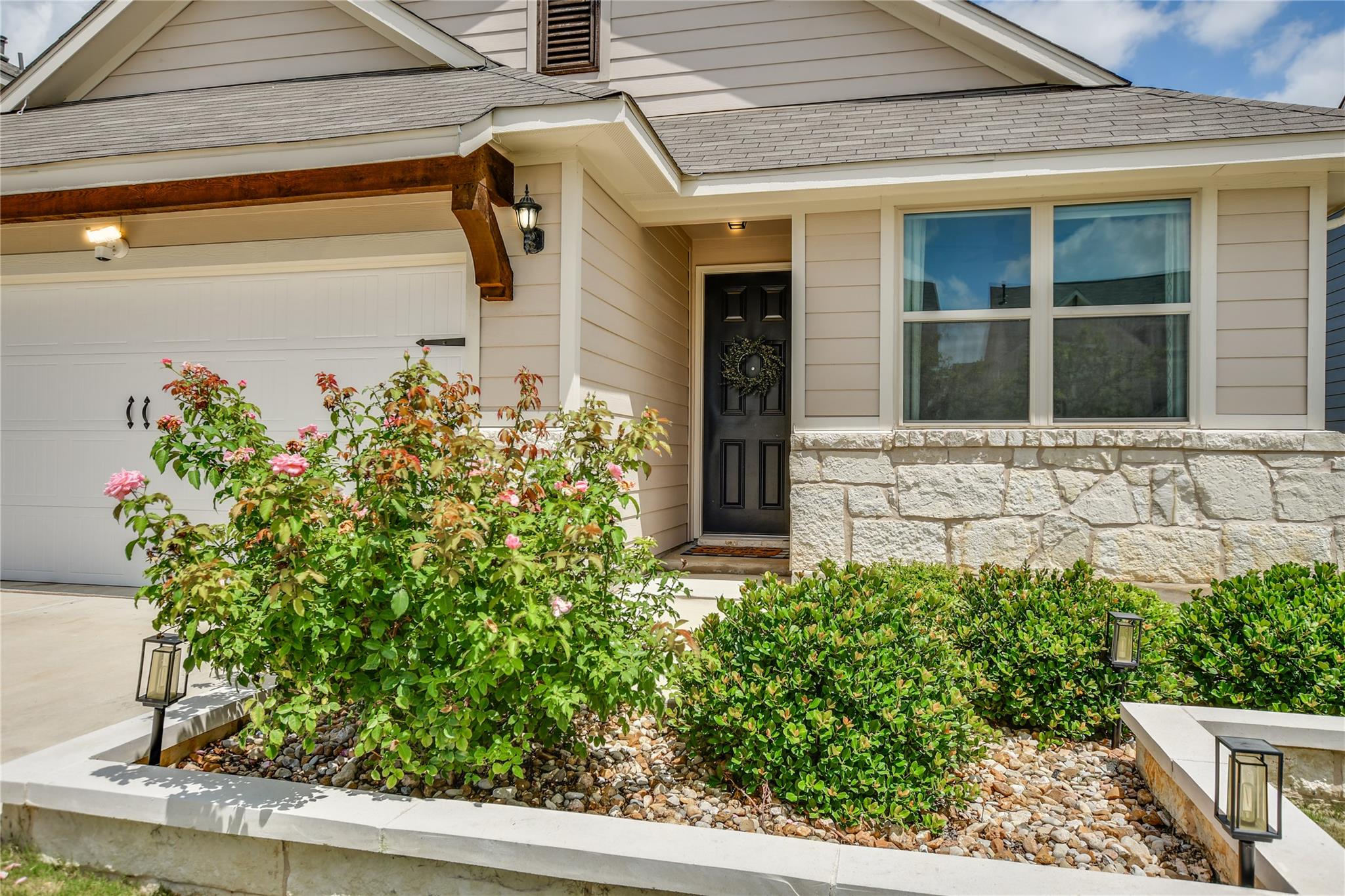 113 Lyrebird Ln, Hutto, TX 78634