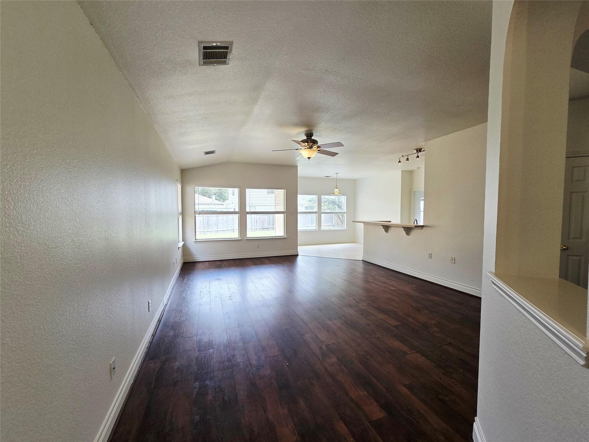 707 Johnny Bench, Round Rock, TX 78665