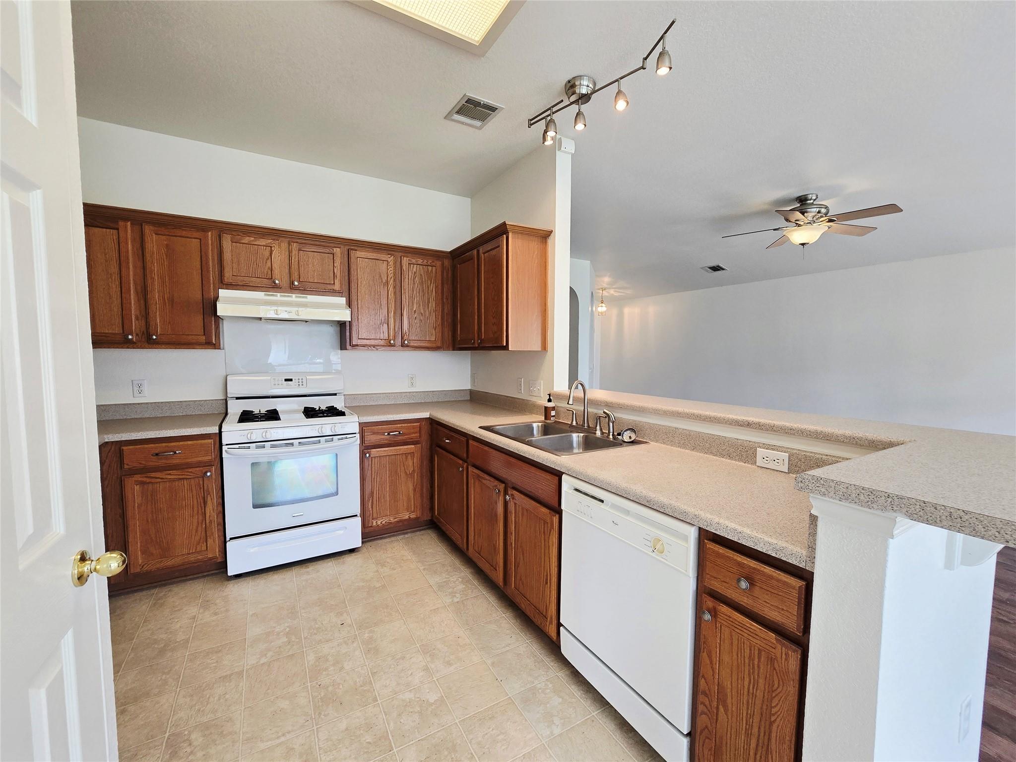 707 Johnny Bench, Round Rock, TX 78665