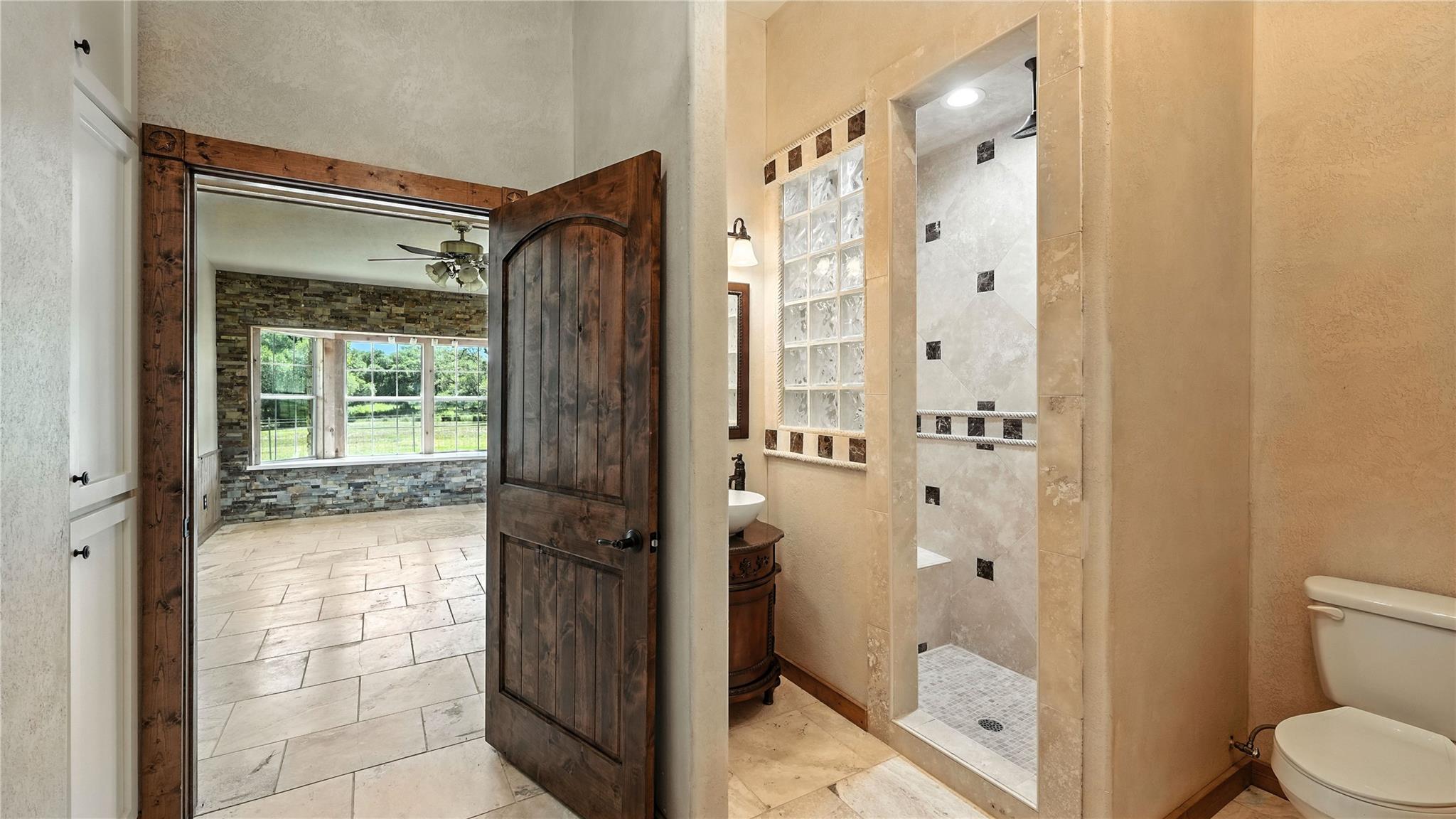 2410 FM 1680, Moulton, TX 78941