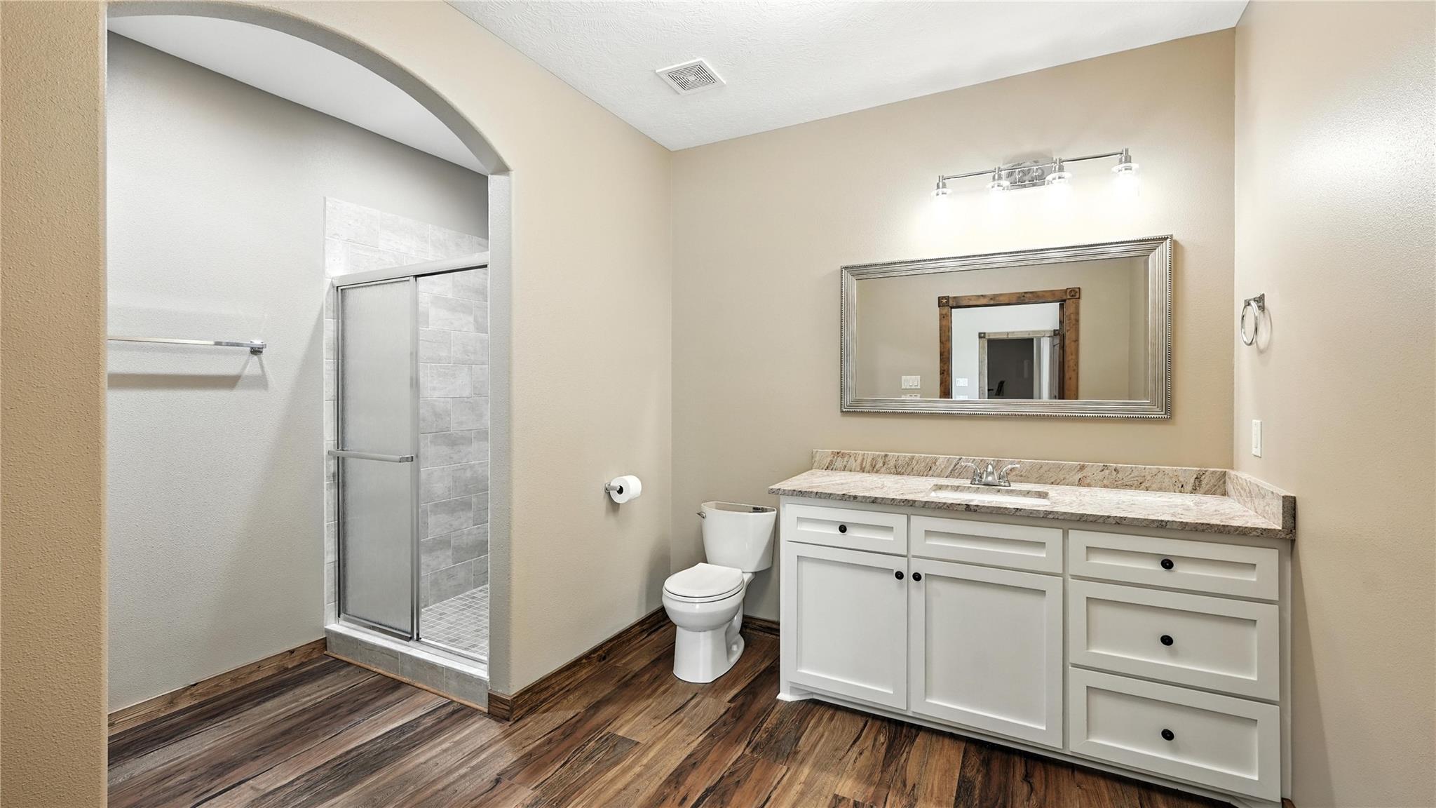 2410 FM 1680, Moulton, TX 78941