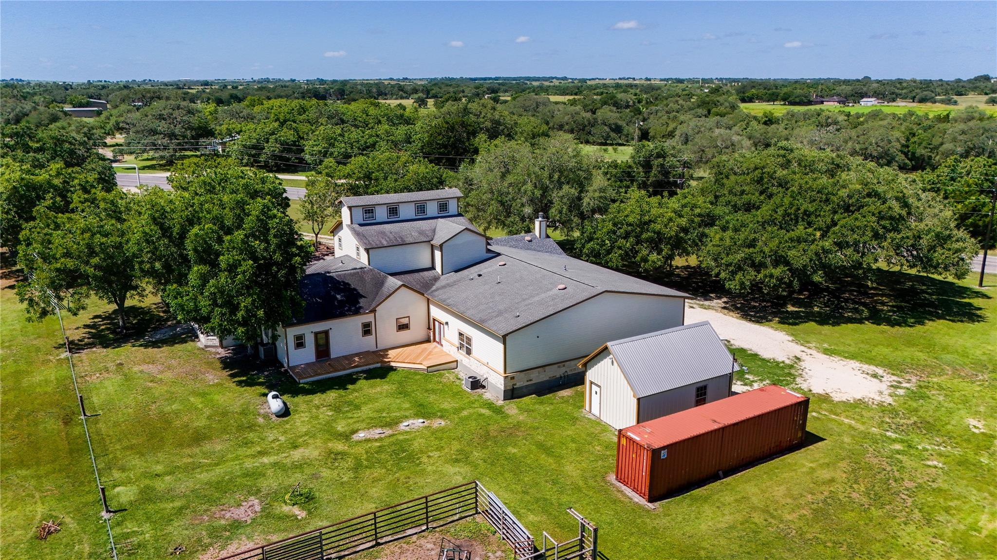 2410 FM 1680, Moulton, TX 78941