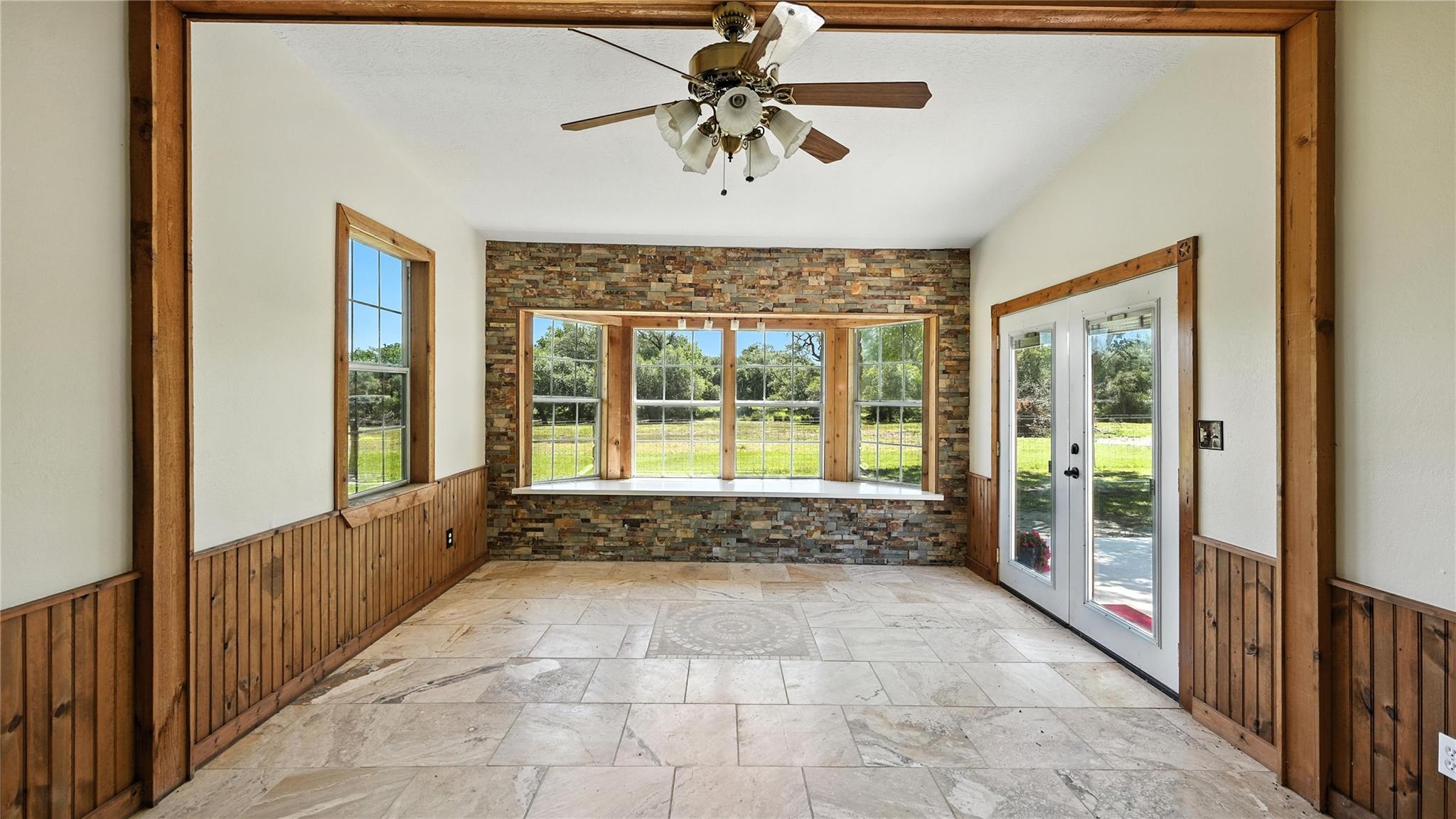 2410 FM 1680, Moulton, TX 78941