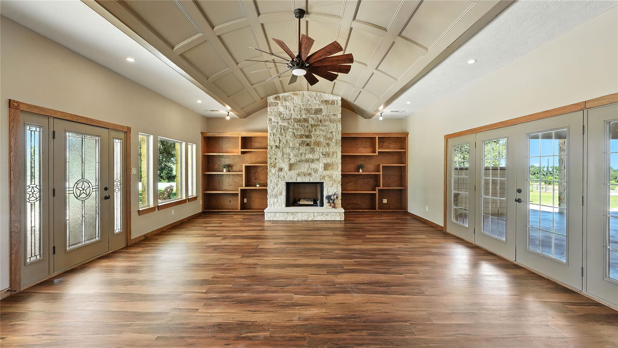 2410 FM 1680, Moulton, TX 78941