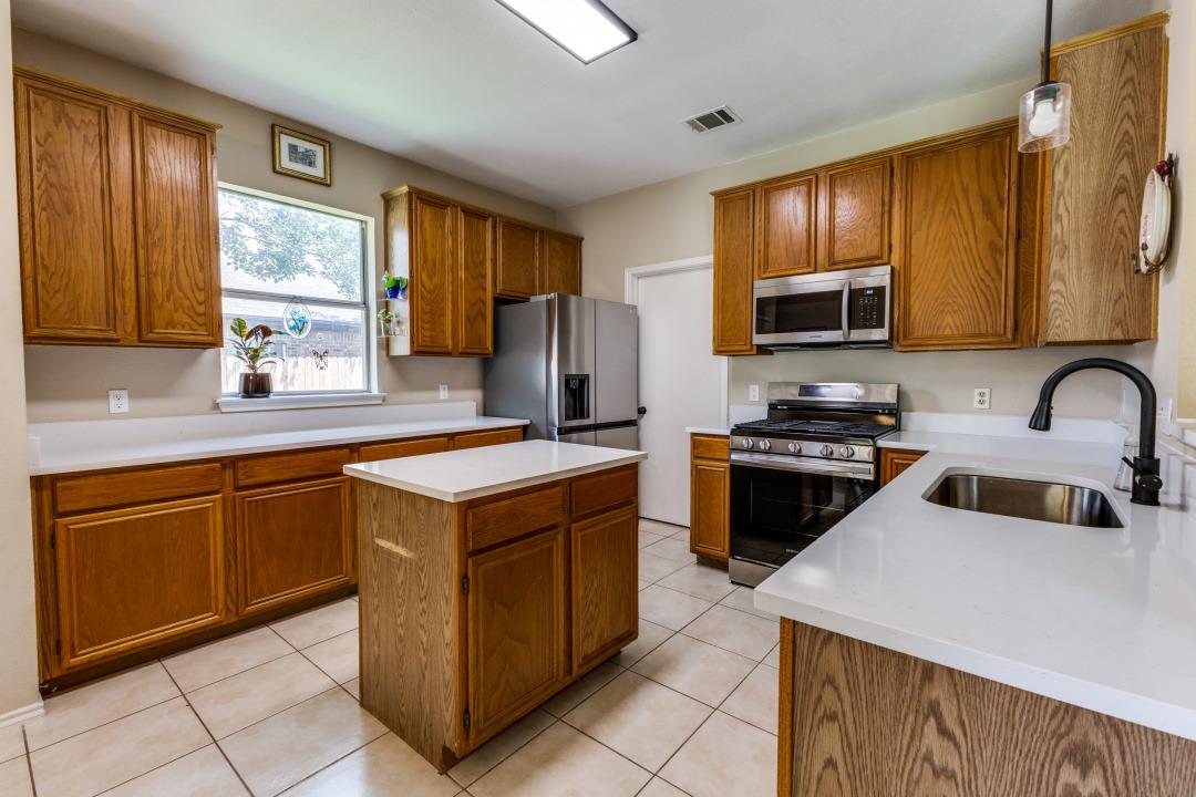 6614 Bramber Ln, Austin, TX 78754