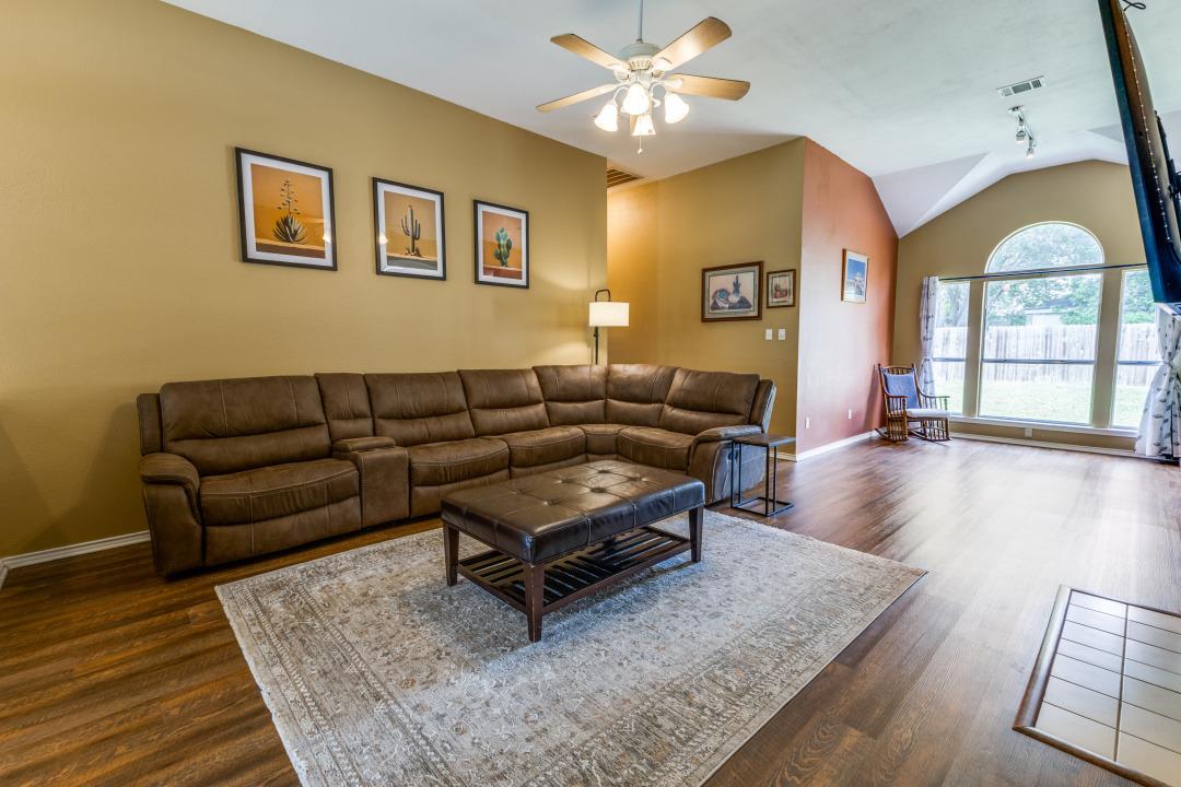 6614 Bramber Ln, Austin, TX 78754