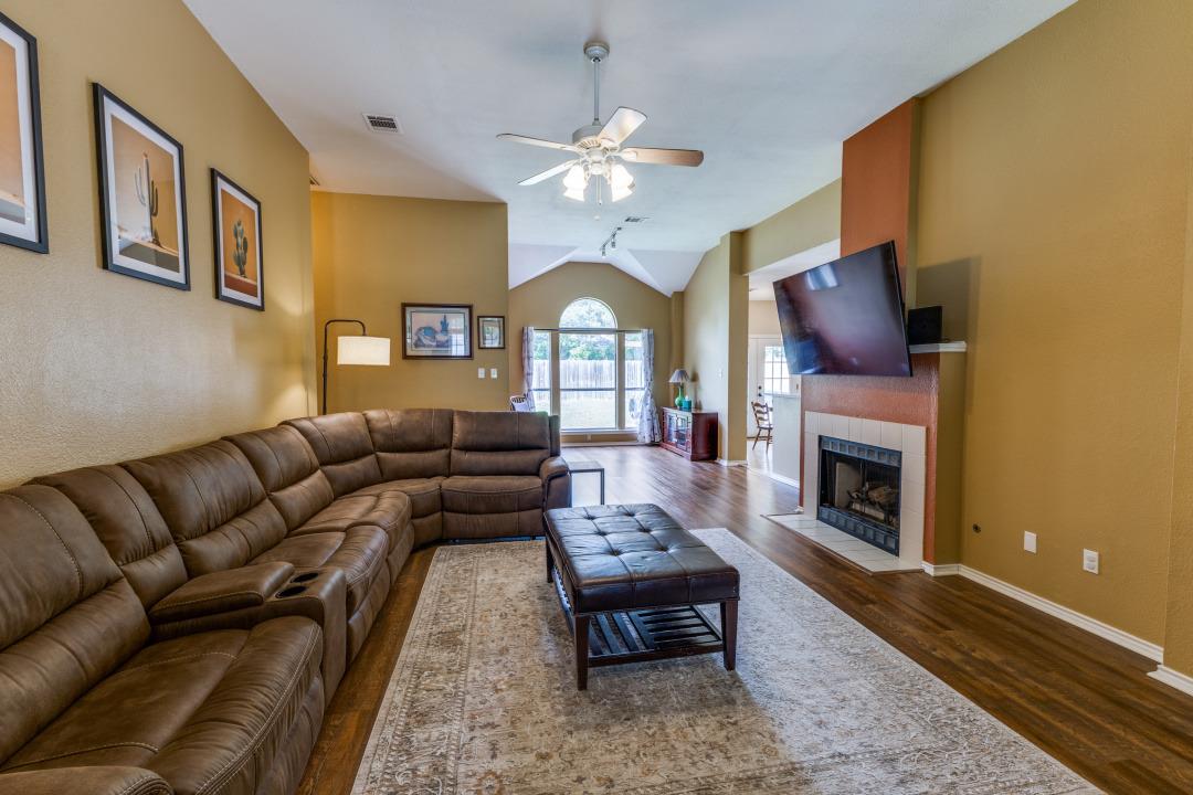 6614 Bramber Ln, Austin, TX 78754