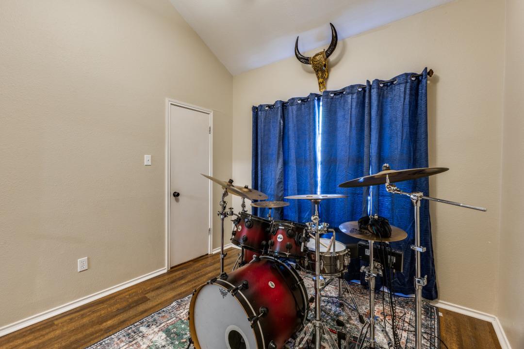 6614 Bramber Ln, Austin, TX 78754