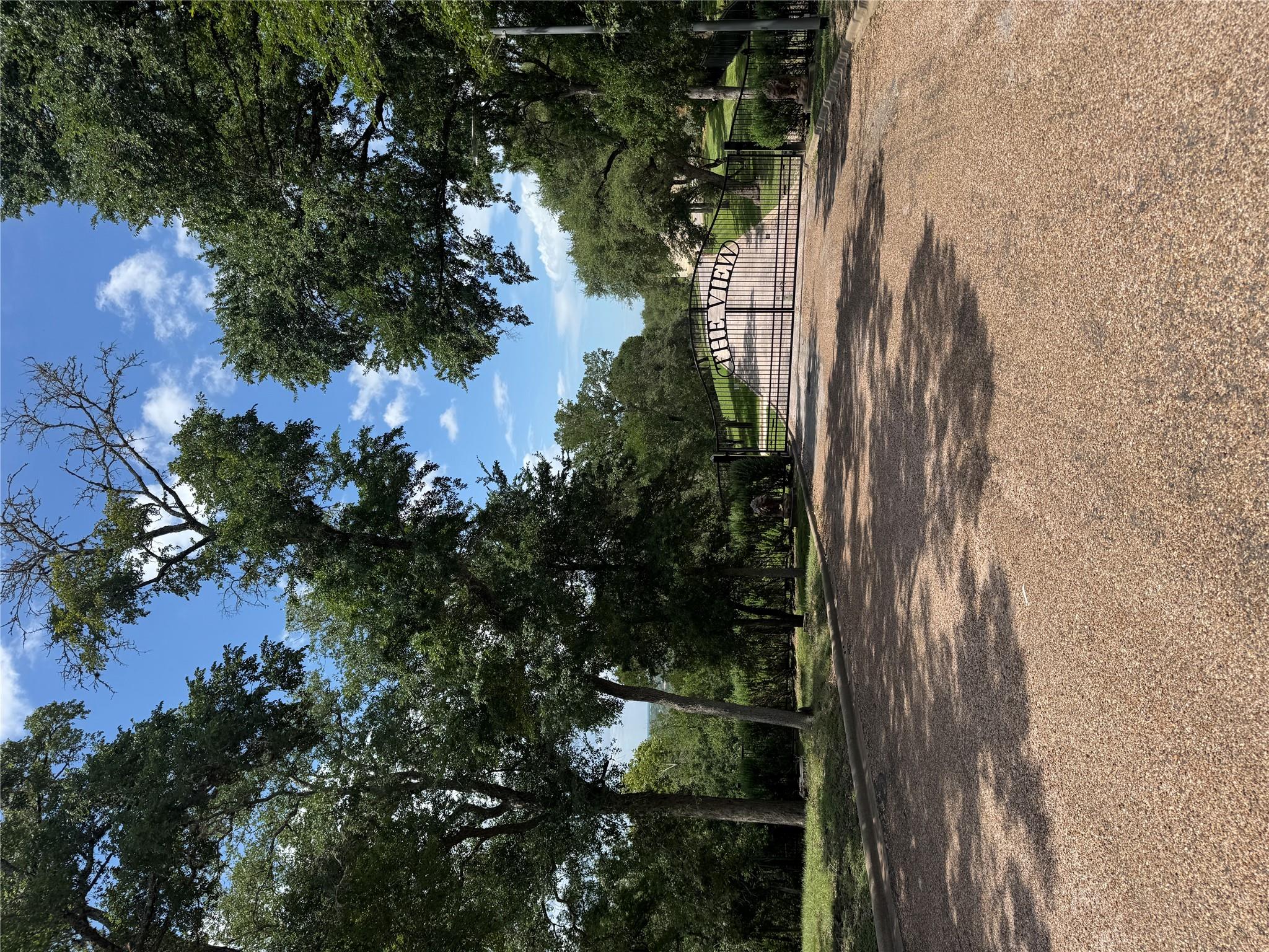 112 Kathleen Ave, La Grange, TX 78945