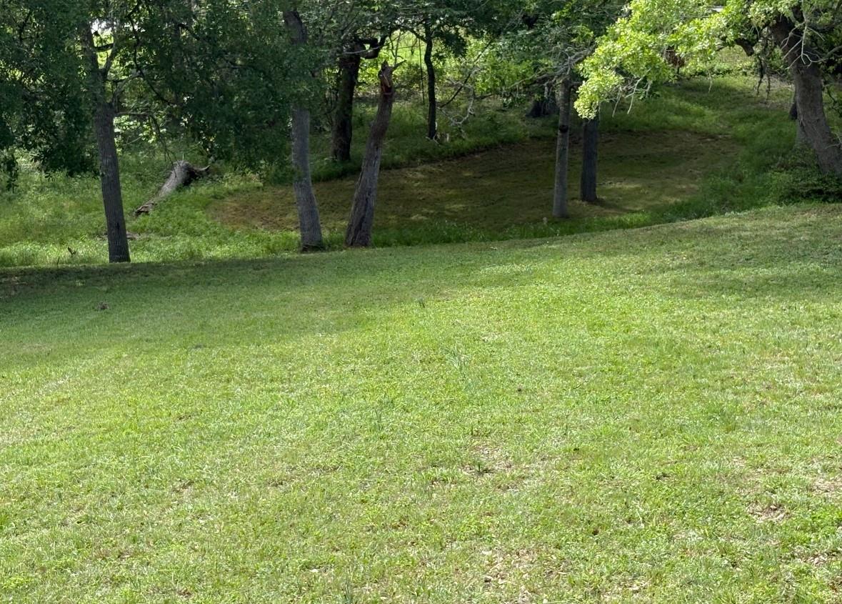 112 Kathleen Ave, La Grange, TX 78945