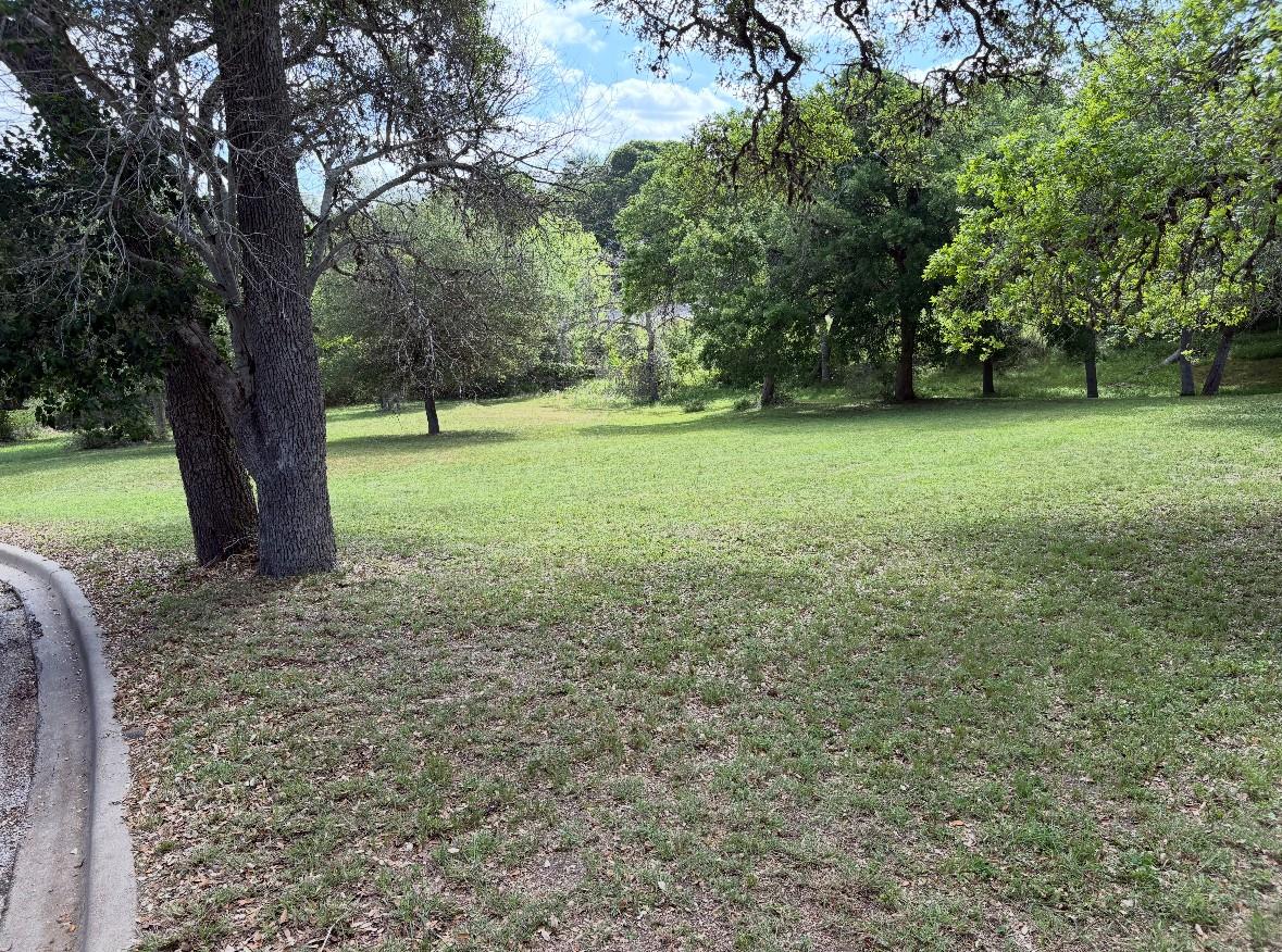 112 Kathleen Ave, La Grange, TX 78945