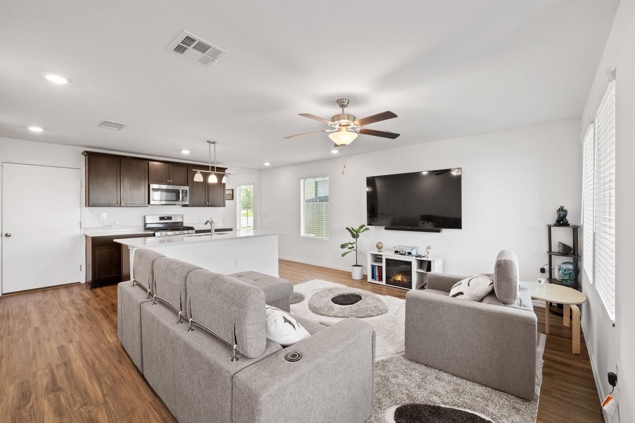 7449 Sparkling Light Dr # A, Del Valle, TX 78617