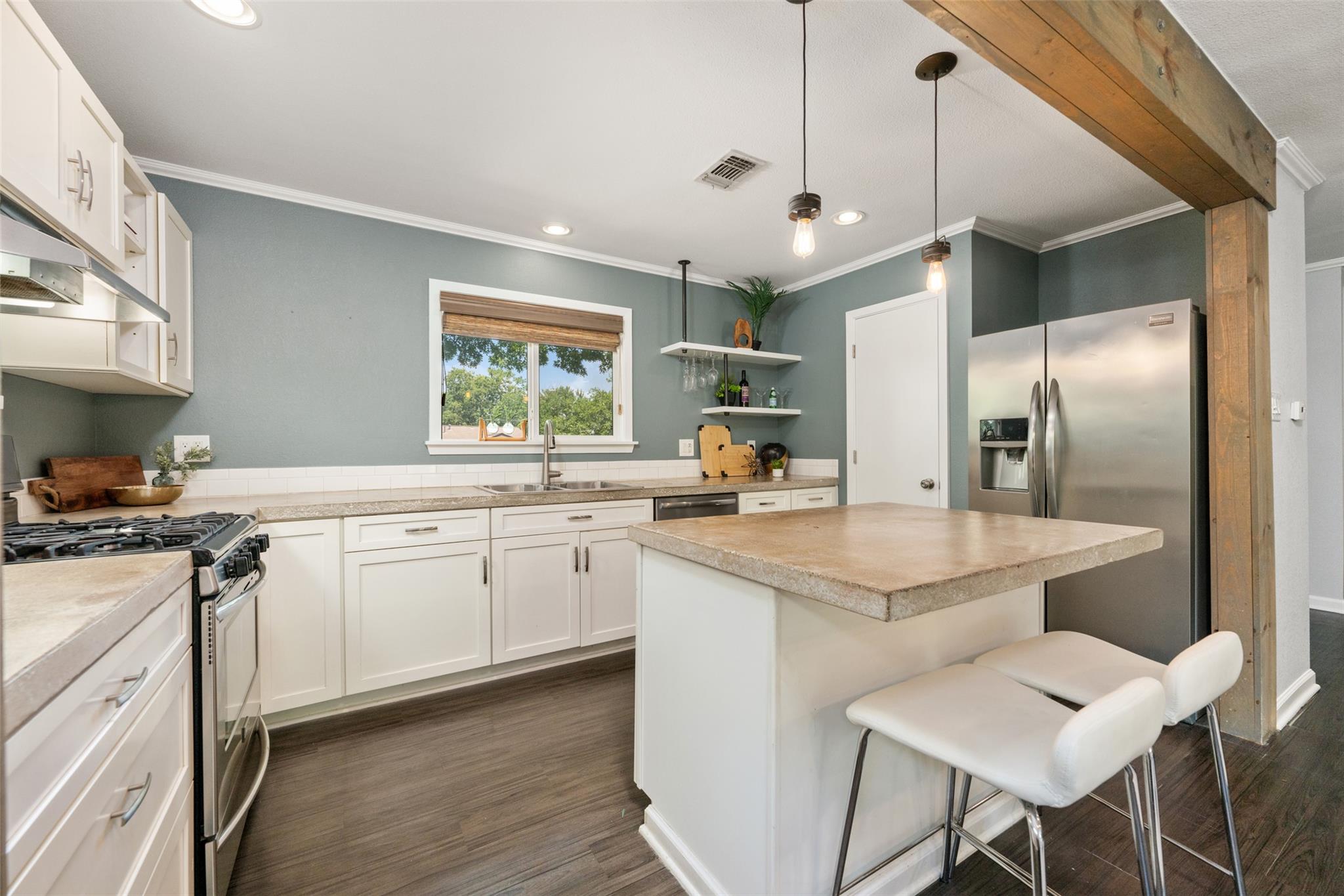 3207 Harpers Ferry Ln, Austin, TX 78745