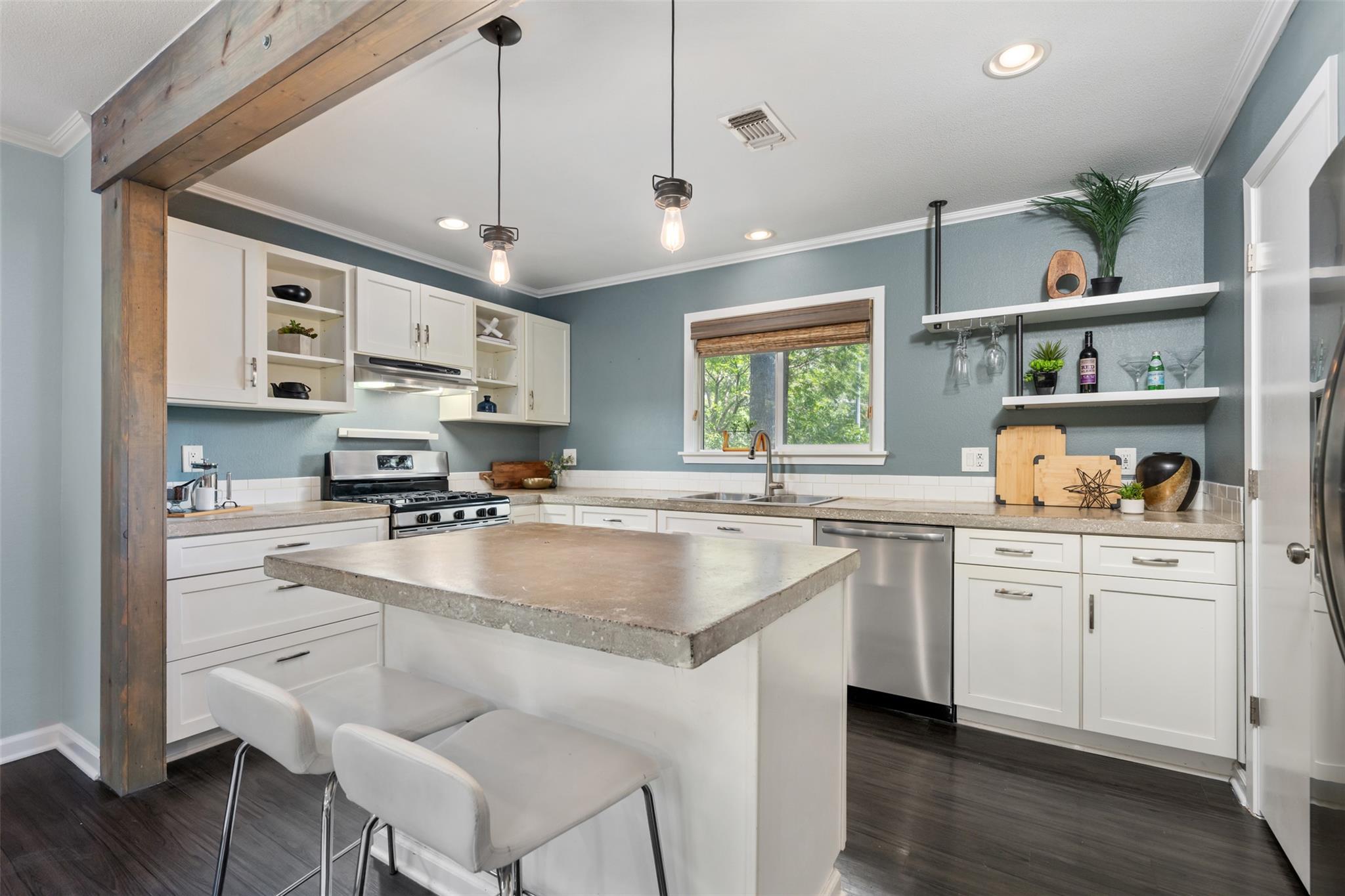 3207 Harpers Ferry Ln, Austin, TX 78745