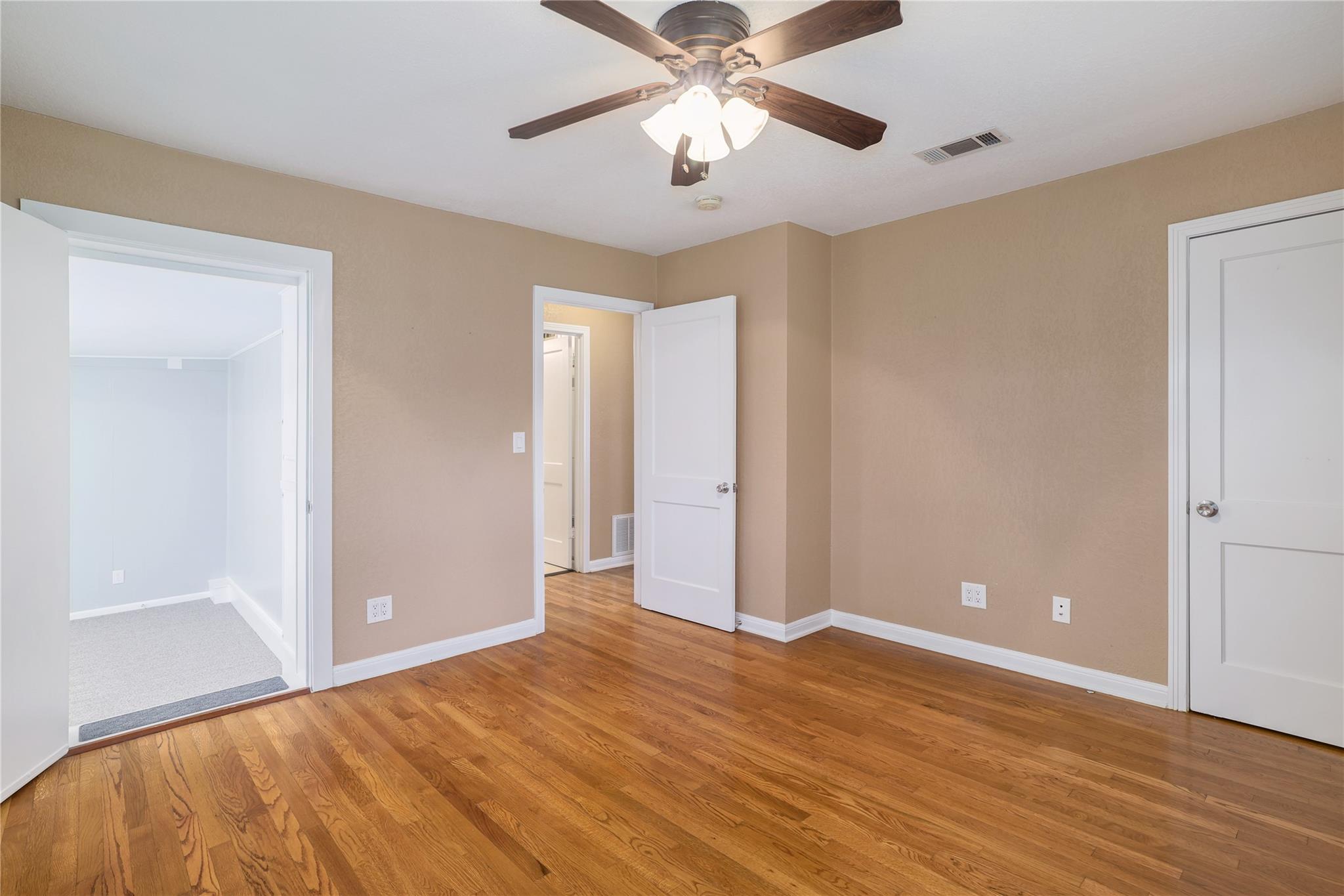 305 Sunset Dr, Round Rock, TX 78664