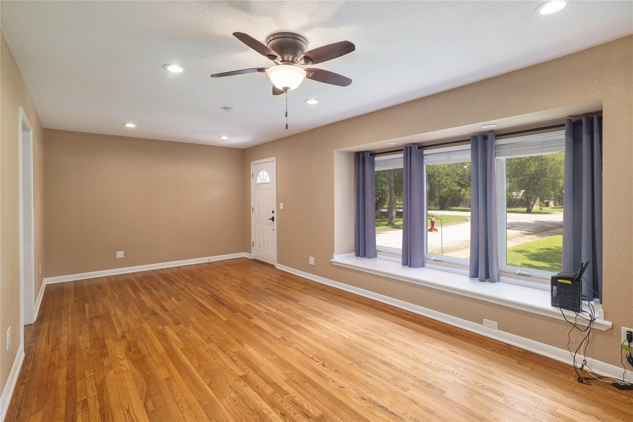 305 Sunset Dr, Round Rock, TX 78664